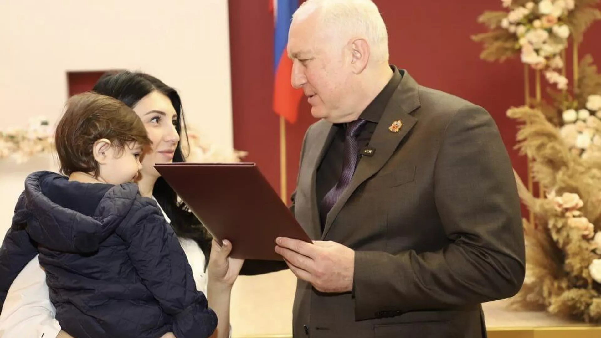 Вручение жилищных сертификатов