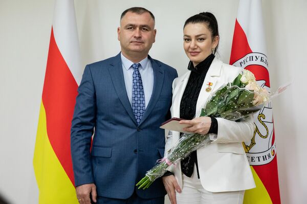 Награждение работников культуры  - Sputnik Южная Осетия