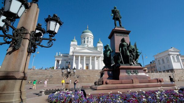 Памятник императору Александру II на площади у Кафедрального собора в Хельсинки - Sputnik Южная Осетия