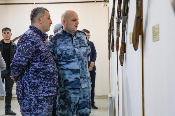 Открытие выставки охотничьего оружия Роланда Бекоева - Sputnik Южная Осетия