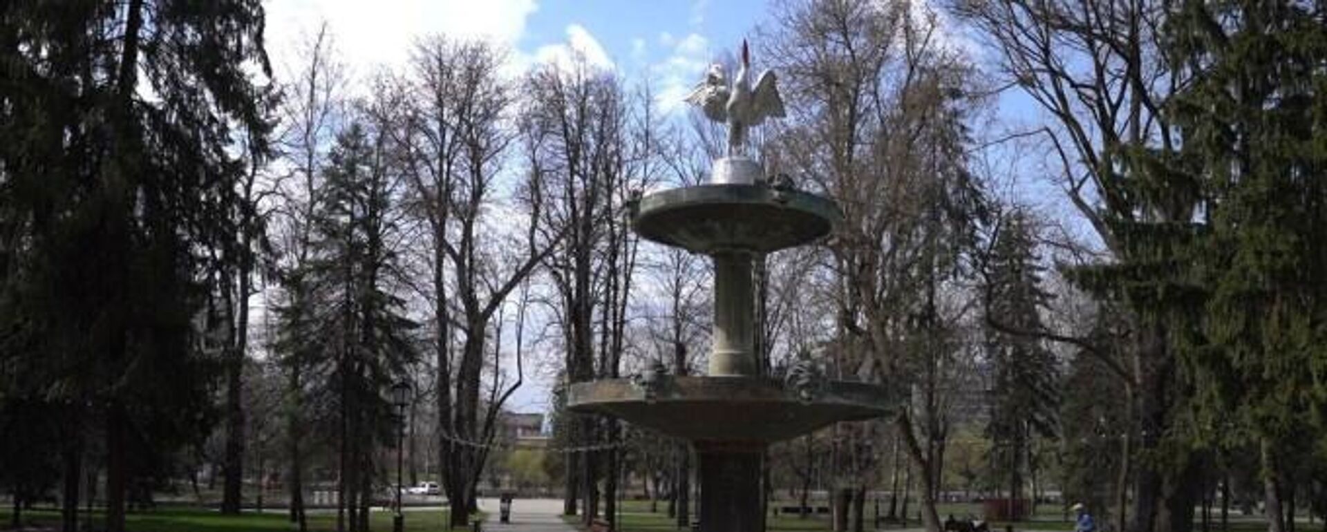 Цаплю из центрального парка Владикавказа ждет реставрация - Sputnik Южная Осетия, 1920, 13.04.2023