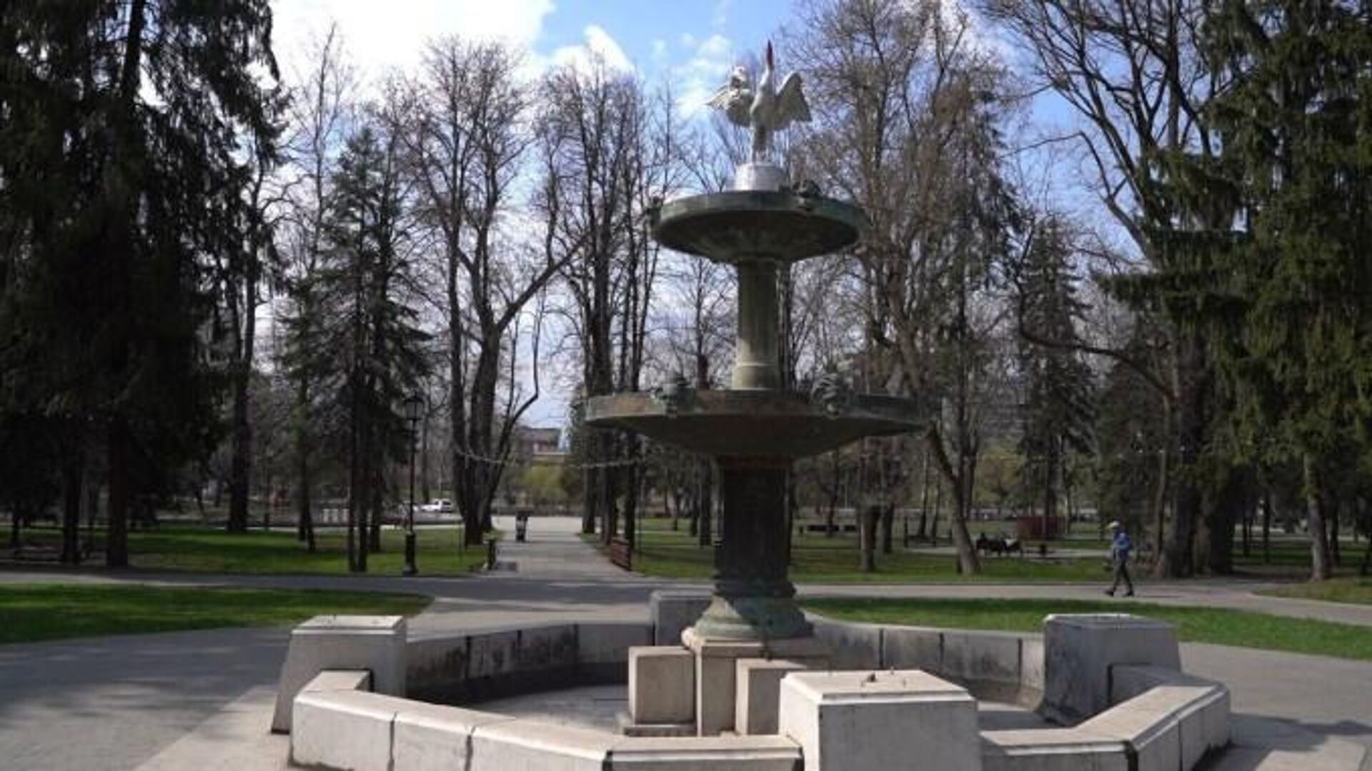 Цаплю из центрального парка Владикавказа ждет реставрация - Sputnik Южная Осетия, 1920, 13.04.2023