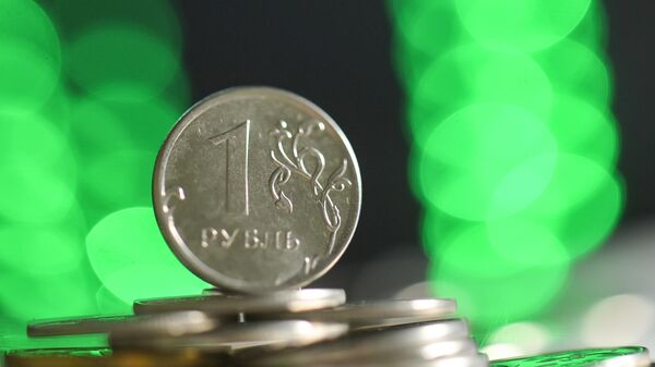 Монеты номиналом один рубль. Архивное фото - Sputnik Южная Осетия