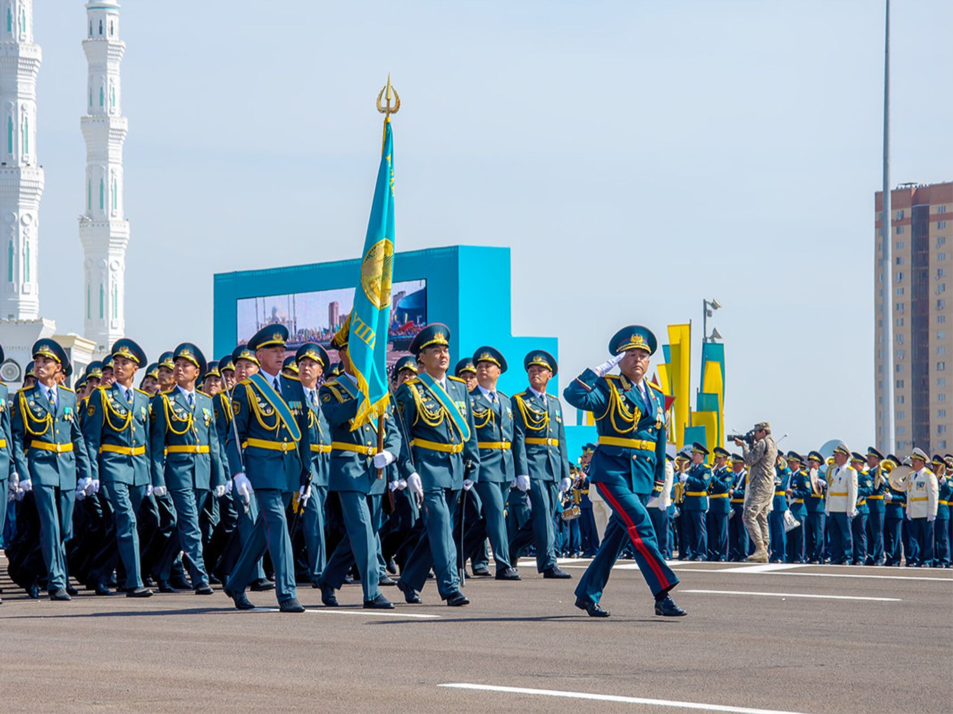 Казахстан отменил. Парад в Казахстане. Парад день Победы Казахстан. 7 Мамыр. Казахстан парад день защитника Отечества.