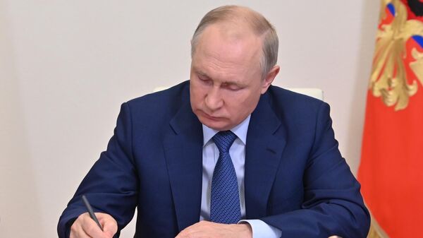 Президент РФ В. Путин провел совещание с членами правительства РФ - Sputnik Южная Осетия