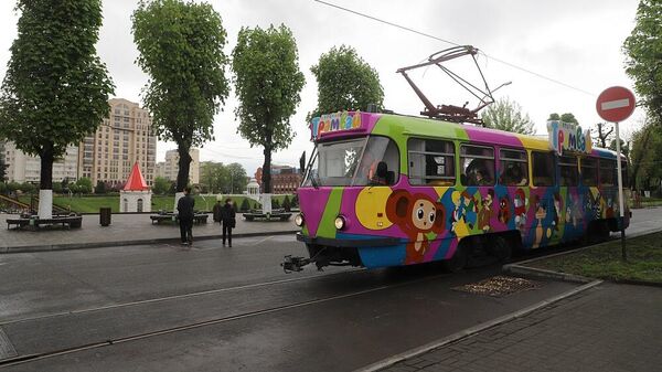 Детский тематический трамвай вышел в свой первый рейс по Владикавказу  - Sputnik Южная Осетия