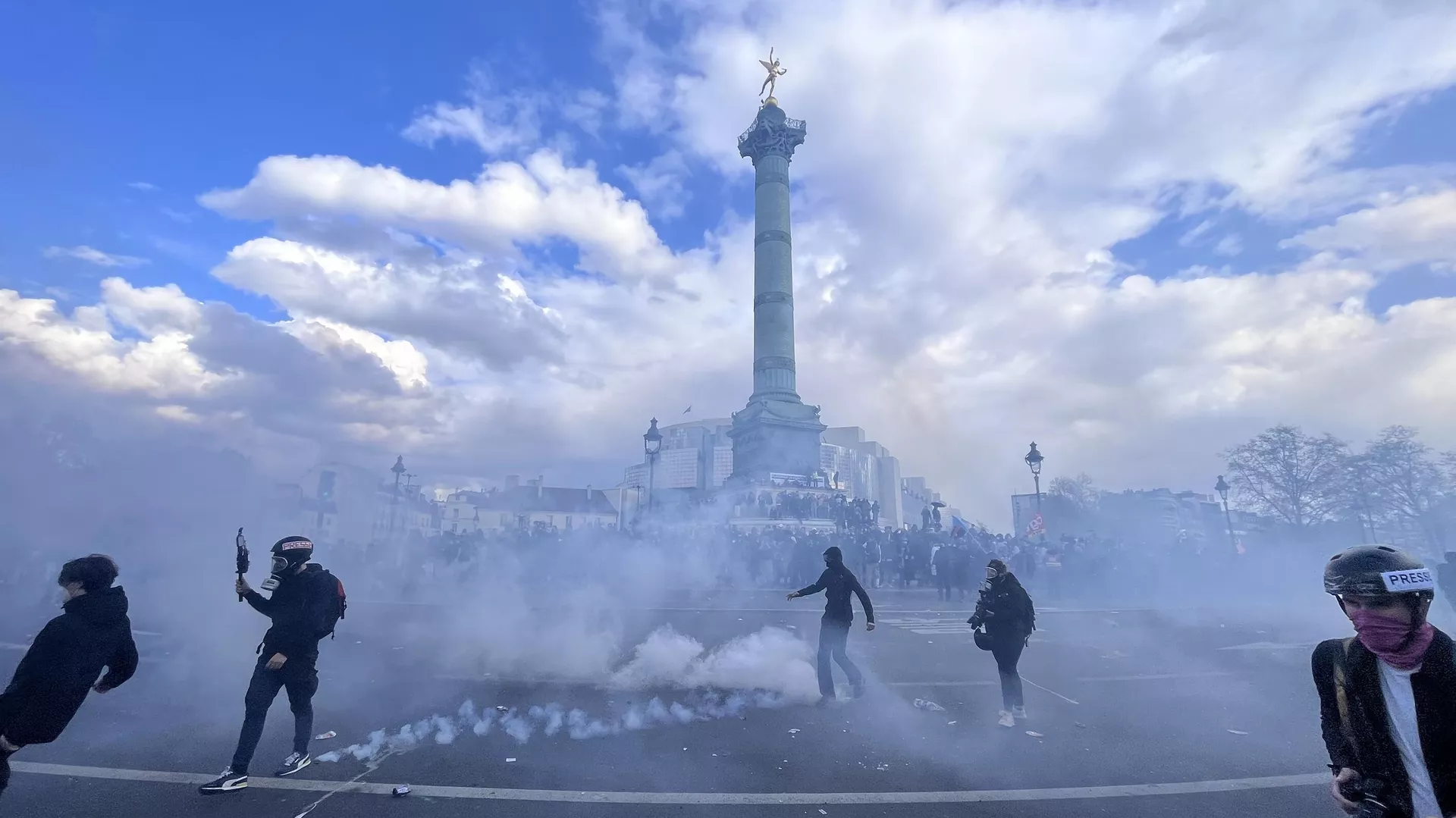 Протесты против пенсионной реформы в Париже