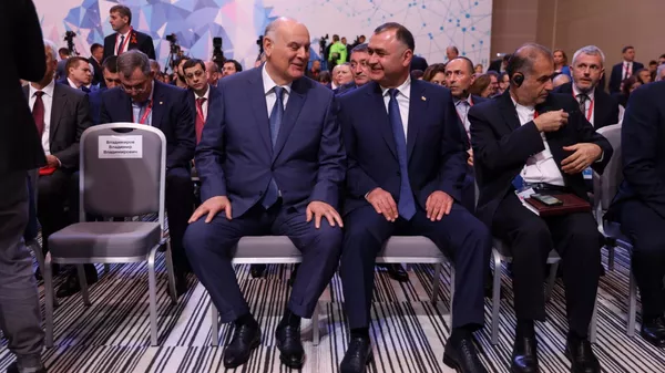 Президент РЮО Алан Гаглоев на открытии Кавказской инвестиционной выставки в Минводах  - Sputnik Южная Осетия