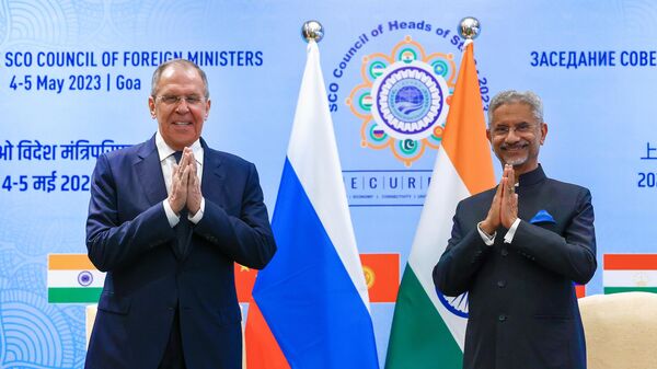 Министр иностранных дел РФ Сергей Лавров (слева) и министр иностранных дел Индии Субраманьям Джайшанкар во время встречи на Гоа - Sputnik Южная Осетия
