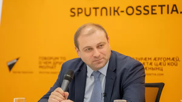 Гогинов рассказал об участии Южной Осетии в  Первой кавказской инвестиционной выставке - Sputnik Южная Осетия