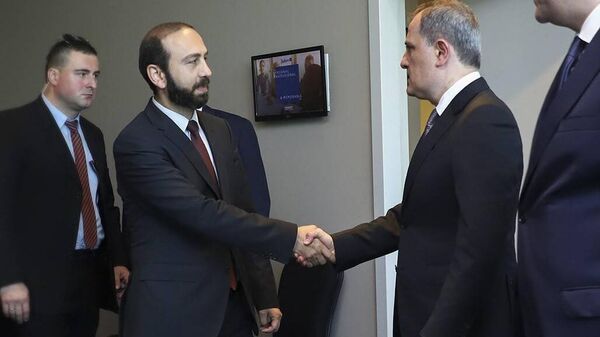 Первая двусторонняя встреча глав МИД Армении и Азербайджана (16 июля 2022). Тбилиси - Sputnik Южная Осетия