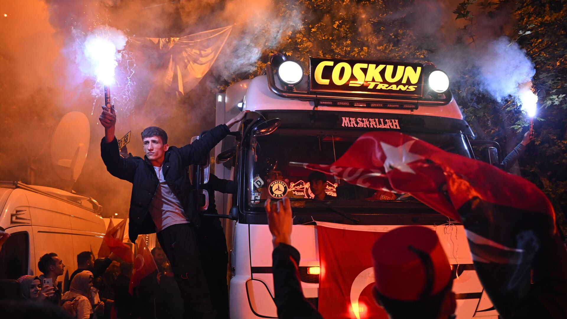 Стихийный митинг сторонников Эрдогана в Стамбуле - Sputnik Южная Осетия, 1920, 15.05.2023