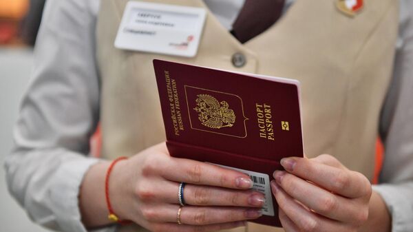 Заграничный биометрический паспорт. Архивное фото  - Sputnik Южная Осетия