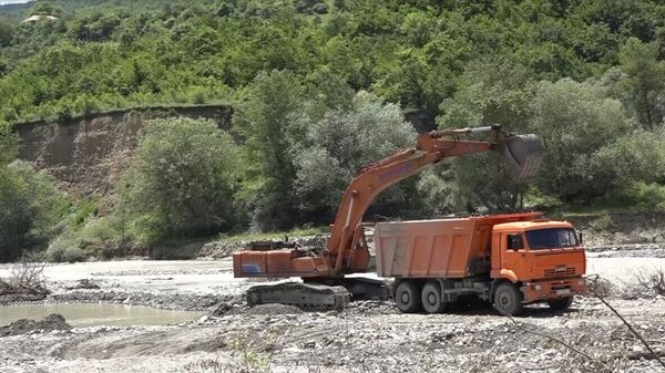 В Южной Осетии укрепляют берега реки Ксан - Sputnik Южная Осетия