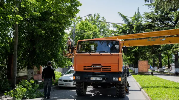 Обрубка деревьев - Sputnik Южная Осетия
