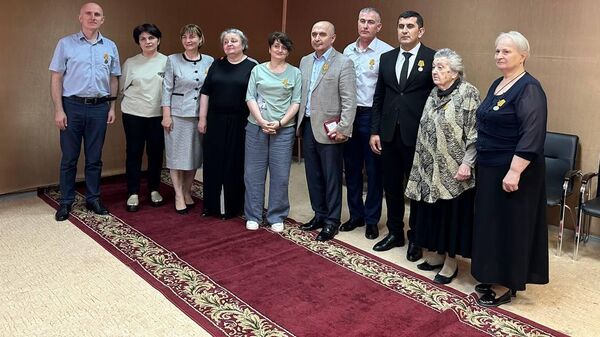 Гражданам Южной Осетии вручили памятные медали 1100 лет Крещения Алании - Sputnik Южная Осетия