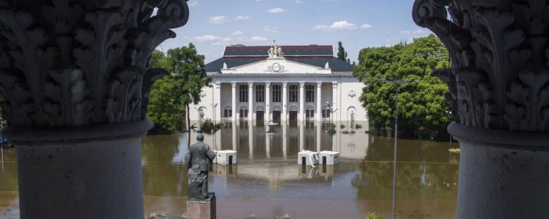 Центральная площадь Новой Каховки, затопленная после разрушения Каховской ГЭС. Архивное фото  - Sputnik Южная Осетия, 1920, 09.06.2023