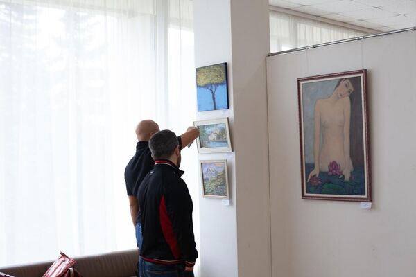 В Союзе художников во Владикавказе открылась выставка-продажа Арт-Владикавказ - Sputnik Южная Осетия