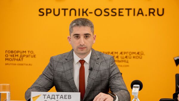 Тадтаев: изменения в российской экономике прямо или косвенно отражаются на Южной Осетии - Sputnik Южная Осетия