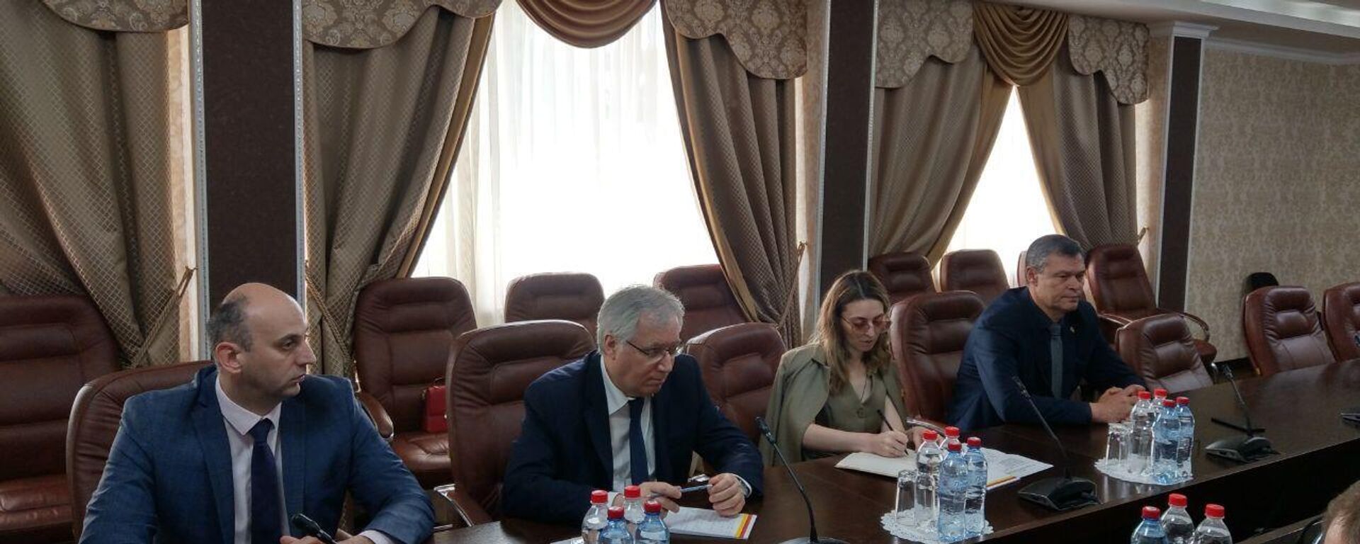 В Южную Осетию прибыла делегация сопредседателей  Женевских дискуссий по безопасности  в Закавказье.  - Sputnik Южная Осетия, 1920, 27.06.2023
