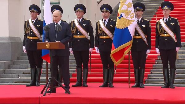 Президент РФ В. Путин провёл смотр Президентского полка на Соборной площади Кремля - Sputnik Южная Осетия