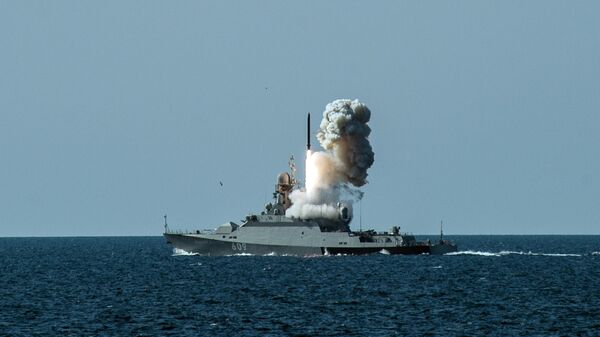 Пуск противокорабельной ракеты 'Калибр-НК' с борта корабля Черноморского флота. Архивное фото - Sputnik Южная Осетия