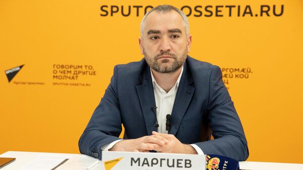 Алан Маргиев рассказал о возможности закупа новой агротехники - Sputnik Южная Осетия
