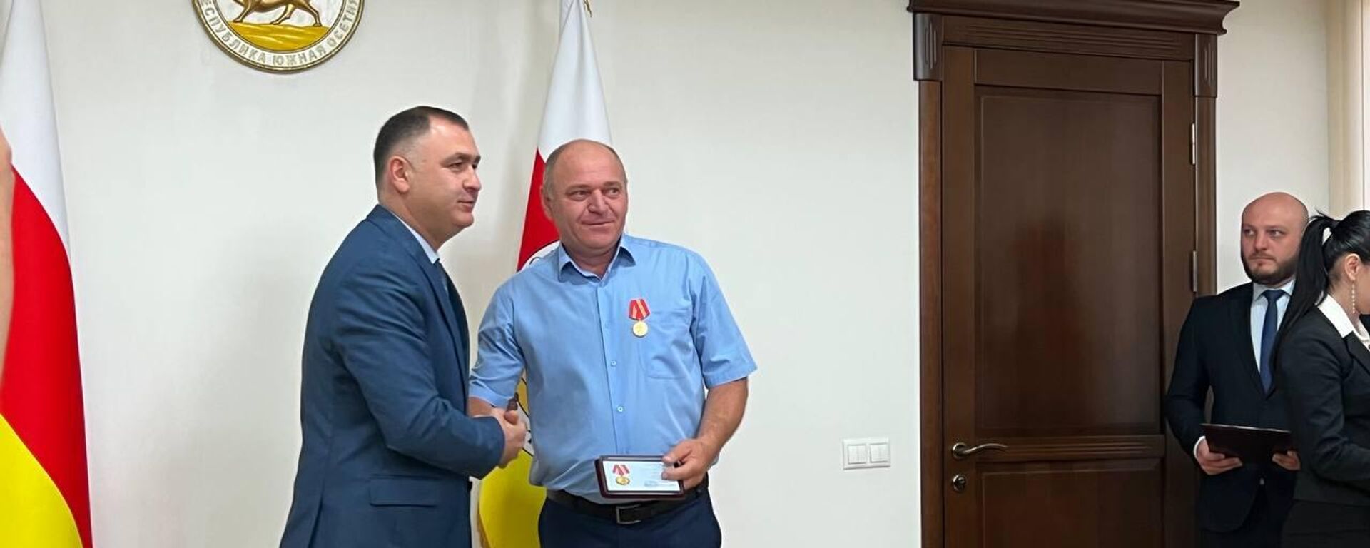 Президент РЮО Алан Гаглоев наградил ветеранов миротворческих сил  - Sputnik Южная Осетия, 1920, 14.07.2023