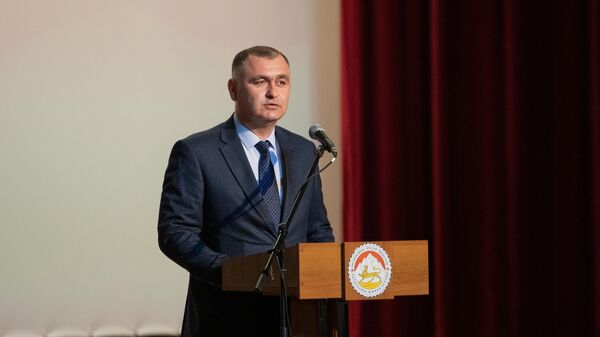 Президент Алан Гаглоев поздравил коллектив газеты «Южная Осетия» с 30-летием - Sputnik Южная Осетия