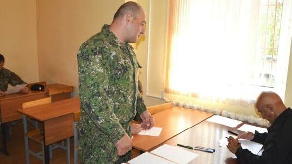 Бойцы ОМОН прошли квалификационные испытания - Sputnik Южная Осетия