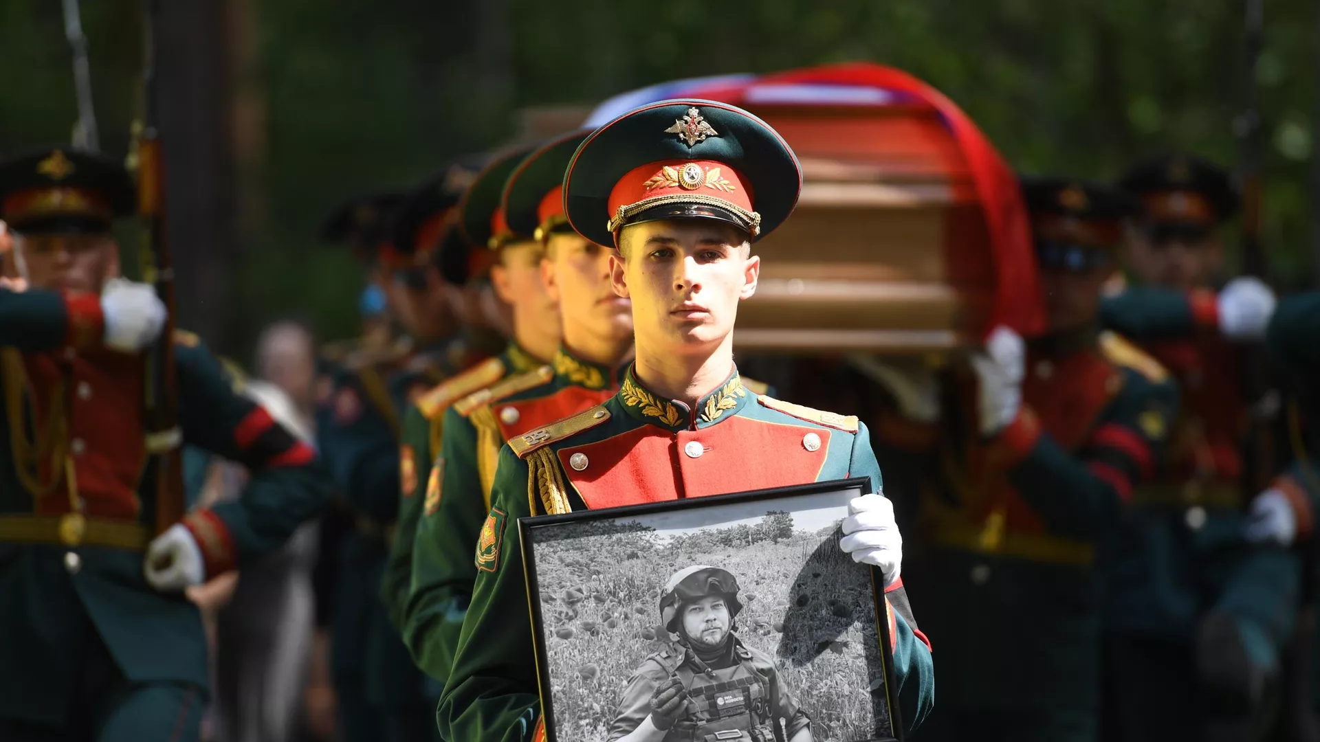 Прощание с погибшим в зоне СВО военкором РИА Новости Ростиславом Журавлевым