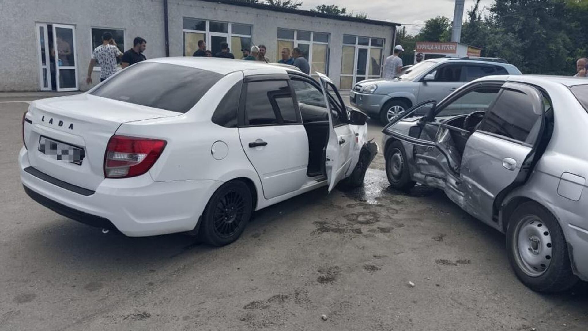 В Северной Осетии произошло ДТП с участием трех автомобилей, есть  пострадавшие - 31.07.2023, Sputnik Южная Осетия