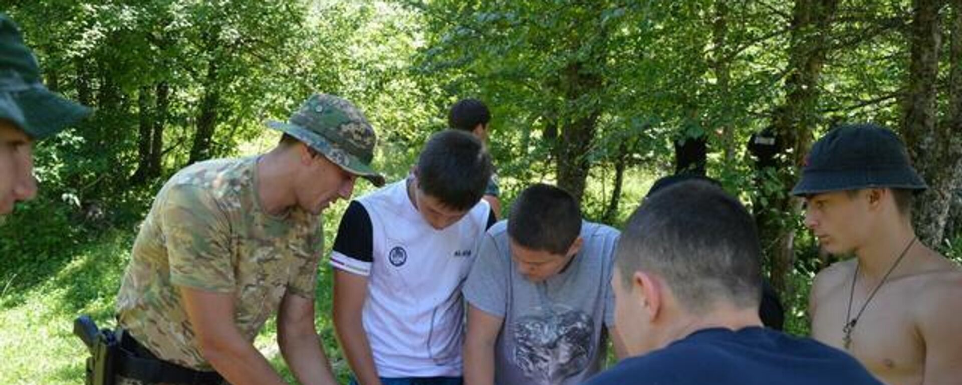 Сотрудники ОМОН Южной Осетии провели занятия для участников этнолагеря - Sputnik Южная Осетия, 1920, 04.08.2023