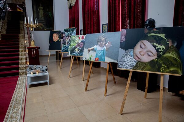 Фотовыставка к годовщине августовской войны 2008 года открылась в Цхинвале - Sputnik Южная Осетия