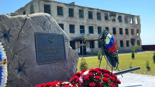 В Южной Осетии возложили цветы к местам гибели российских и осетинских солдат - Sputnik Южная Осетия