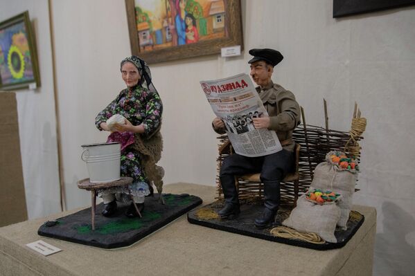 Выставка кукол мастеров из Северной Осетии в ЮОГУ - Sputnik Южная Осетия