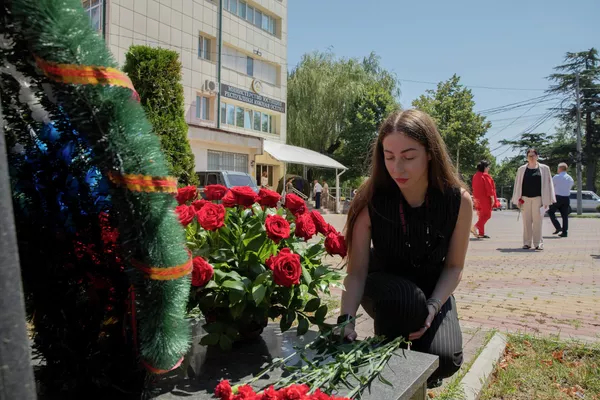 Участники форума возложили цветы к памятникам павшим воинам - Sputnik Южная Осетия