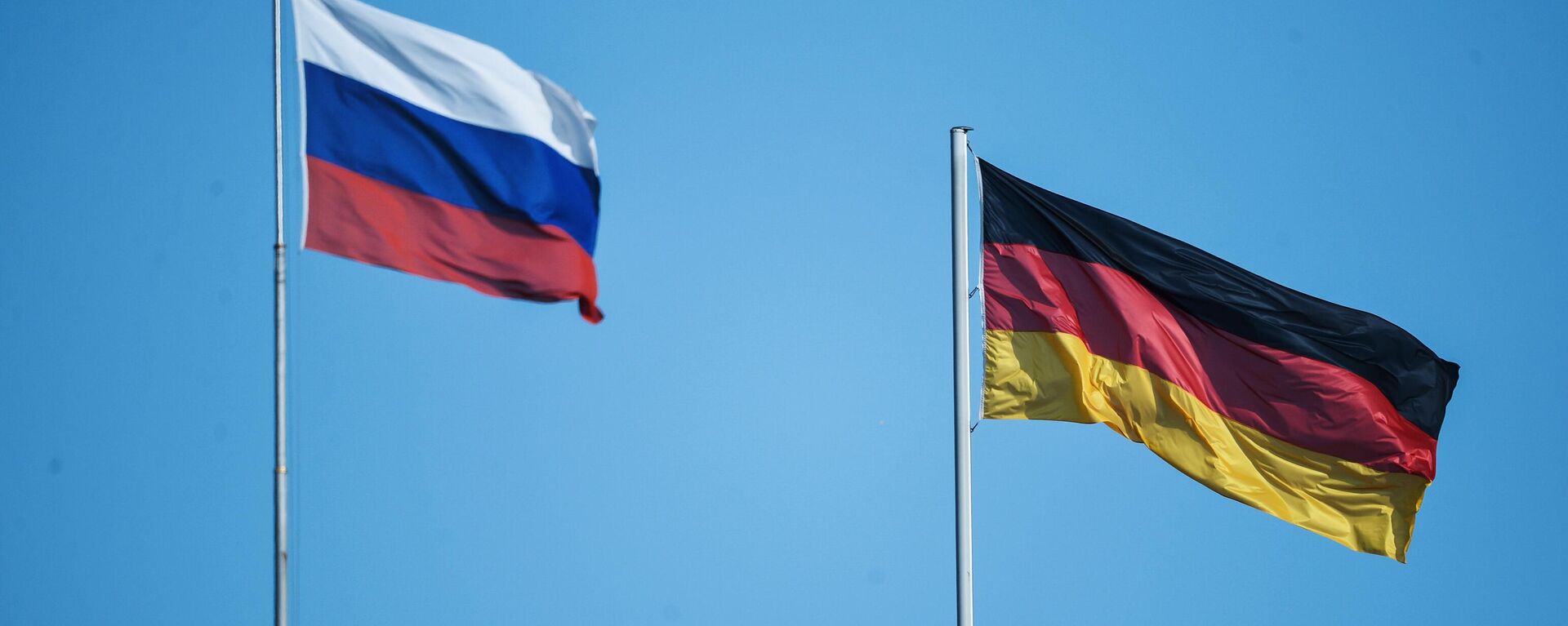 Флаги России и Германии в Берлине - Sputnik Южная Осетия, 1920, 22.08.2023
