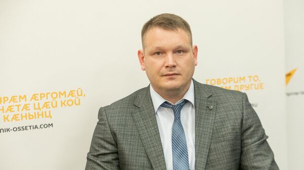 «Коллеги готовы оказать нам помощь»: Лолаев об августовской конференции педработников - Sputnik Южная Осетия