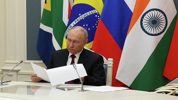 Президент РФ Владимир Путин в режиме видеоконференции принимает участие в XV саммите БРИКС - Sputnik Южная Осетия