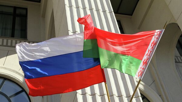 Государственные флаги России и Белоруссии - Sputnik Южная Осетия