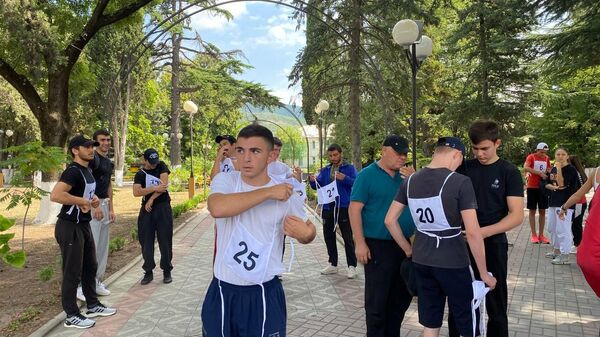 Участники забега в честь признания Россией независимости Южной Осетии  - Sputnik Хуссар Ирыстон