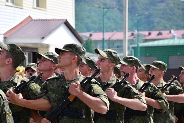 Югоосетинские курсанты военных вузов России приняли военную присягу Югоосетинские курсанты военных вузов России приняли военную присягу - Sputnik Южная Осетия