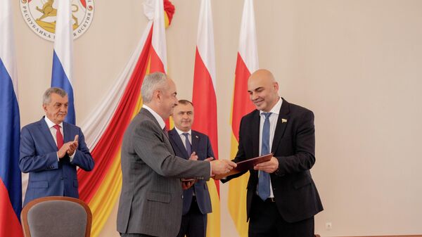 Подписание соглашения между парламентами Южной Осетии и РСО-Алания - Sputnik Южная Осетия