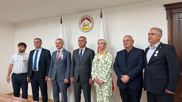 Президент РЮО Алан Гаглоев встретился с делегацией Дагестана  - Sputnik Южная Осетия