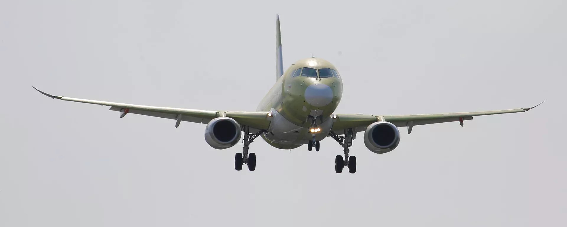 Самолет SSJ-100 с импортозамещенным оборудованием выполнил первый полет - Sputnik Южная Осетия, 1920, 29.08.2023
