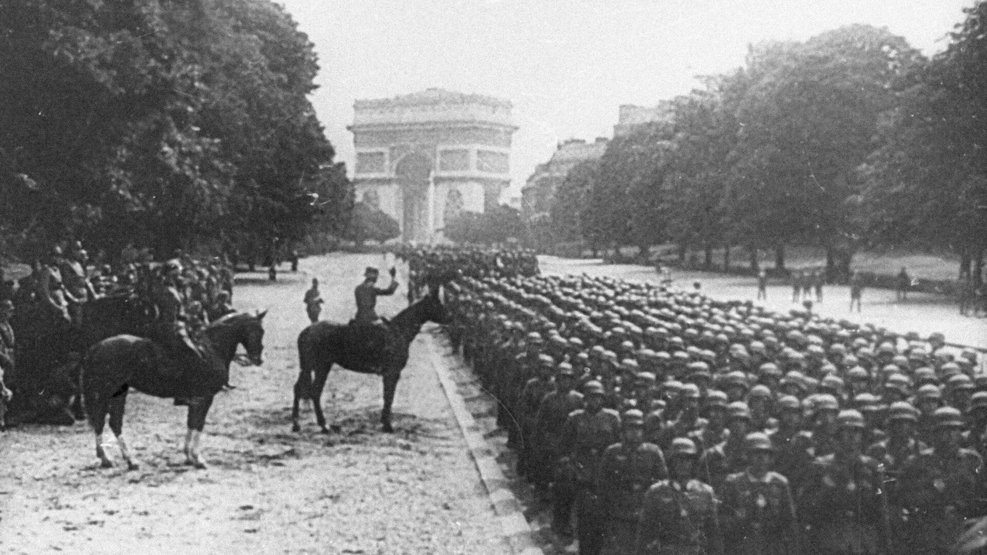 Гитлеровские войска на улицах Парижа. Кадр архивной съемки  - Sputnik Южная Осетия, 1920, 01.09.2023