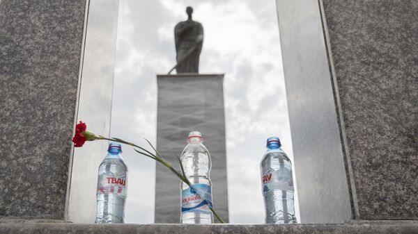 В Цхинвале почтили память жертв Бесланской трагедии - Sputnik Южная Осетия