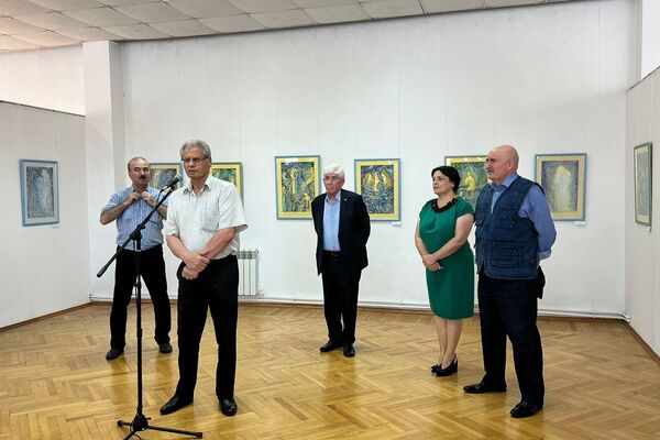 Во Владикавказе открылась выставка художницы из Южной Осетии Гуло (Дзерассы) Биченовой - Sputnik Южная Осетия