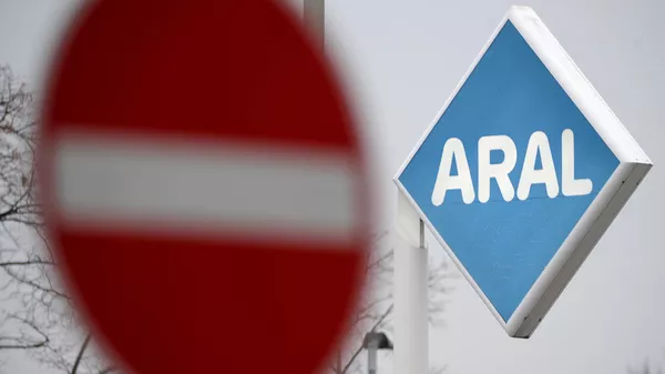 Вывеска автозаправочной станции BP + Aral в Берлине - Sputnik Южная Осетия